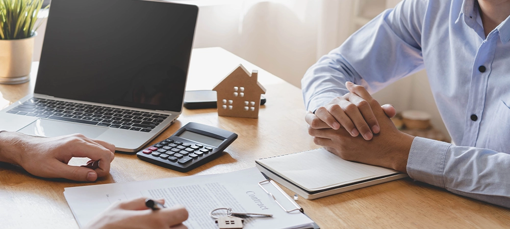 client and agent deal about finance of tenant insurance